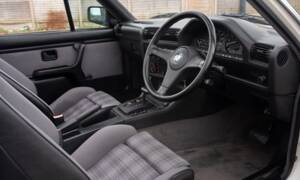 Image 4/50 of BMW 320i (1987)