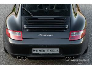Bild 13/28 von Porsche 911 Carrera 4S (2004)