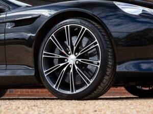 Image 32/94 of Aston Martin DB 9 (2014)