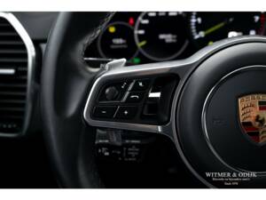 Bild 18/43 von Porsche Cayenne Coupé E-Hybrid (2020)