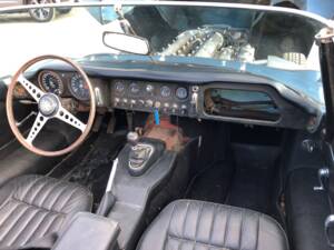 Imagen 10/31 de Jaguar E-Type 4.2 (1964)