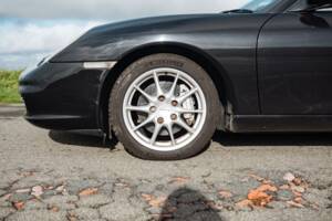 Image 19/50 of Porsche 911 Carrera 4 (2001)