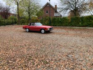 Image 18/177 de Mercedes-Benz 350 SL (1974)
