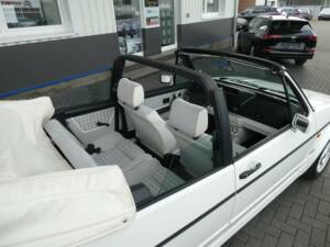 Image 16/23 of Volkswagen Golf Mk I Convertible 1.8 (1992)
