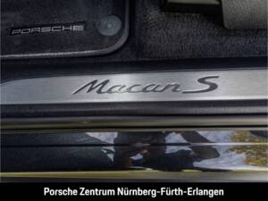 Bild 48/49 von Porsche Macan S (2022)
