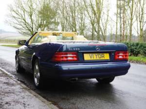Image 4/26 of Mercedes-Benz SL 280 (1999)