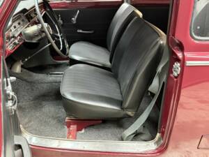 Image 3/50 of Volvo P 210 Duett (1962)