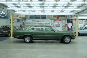 Image 14/50 de Mercedes-Benz 450 SEL 6,9 (1975)