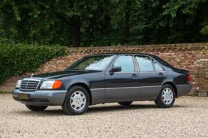 Bild 18/50 von Mercedes-Benz 400 SE (1991)