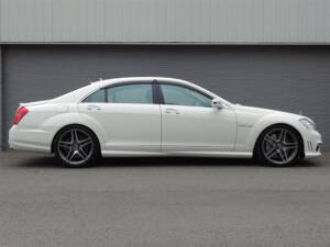 Image 5/99 of Mercedes-Benz S 65 AMG L (2006)