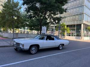 Bild 1/34 von Chevrolet Impala Convertible (1971)
