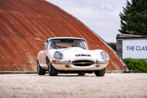Afbeelding 46/46 van Jaguar E-Type 3.8 (1962)