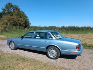 Immagine 6/21 di Jaguar XJ 6 4.0 Sovereign (1996)