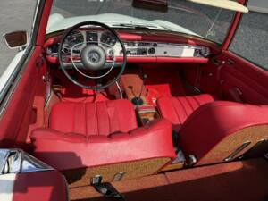 Immagine 36/50 di Mercedes-Benz 280 SL (1968)