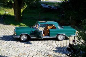 Image 10/17 de Mercedes-Benz 280 SE 3,5 (1970)