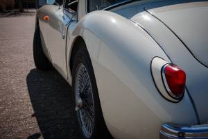 Image 17/46 of MG MGA 1500 (1959)