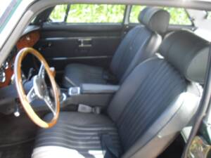 Bild 11/17 von MG MGB GT (1972)