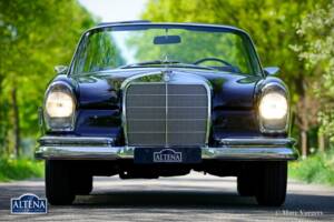 Image 2/52 of Mercedes-Benz 220 SE b (1963)