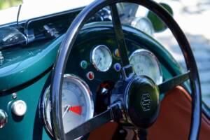Image 6/28 of Jaguar SS 100 (1977)