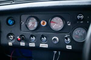 Image 18/45 of MG MGB GT (1964)