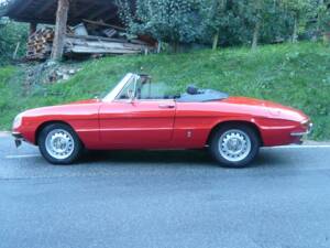Afbeelding 5/12 van Alfa Romeo 1750 Spider Veloce (1969)