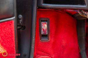 Image 29/49 of Ferrari 208 GTS Turbo (1989)