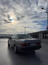 Immagine 10/39 di Mercedes-Benz 190 E 2.6 (1990)