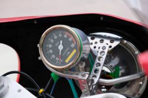 Image 30/44 of Moto Guzzi DUMMY (1972)