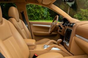 Image 20/25 of Porsche Cayenne Turbo (2008)