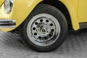 Immagine 4/50 di Volkswagen Käfer 1302 (1971)