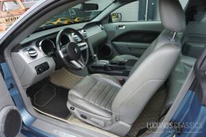 Image 40/63 of Ford Mustang GT (2005)
