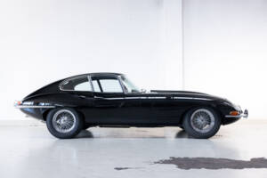 Image 4/34 de Jaguar Type E 4.2 (1967)