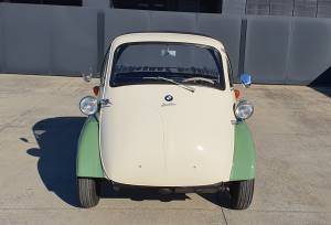Image 2/44 of BMW Isetta 250 (1955)