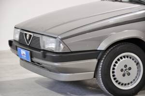 Bild 8/34 von Alfa Romeo 75 2.0 Twin Spark (1988)