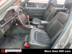 Bild 8/15 von Mercedes-Benz 300 TE 4-Matic (1988)