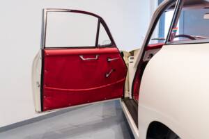 Image 31/42 of Porsche 356 C Carrera 2/2000 GS (1963)