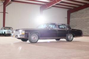 Image 15/58 of Cadillac Brougham Elegance (1988)