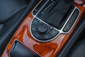 Image 49/86 de Mercedes-Benz SL 500 (2002)