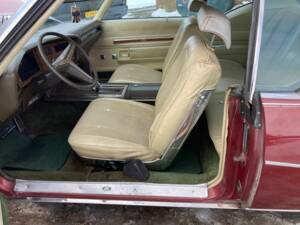Image 2/8 of Buick Riviera Coupe (1973)