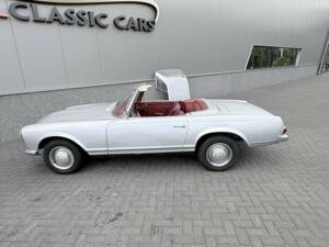 Image 9/50 of Mercedes-Benz 230 SL (1966)