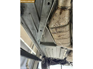 Image 17/41 of Mercedes-Benz 560 SL (1986)