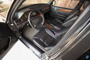 Image 8/98 of Mercedes-Benz 300 E-24 (1992)