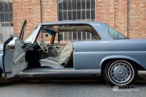 Afbeelding 11/18 van Mercedes-Benz 280 SE 3,5 (1973)