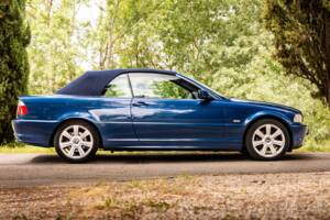 Image 45/56 of BMW 323Ci (2000)