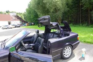 Image 21/21 de BMW 320i (1994)