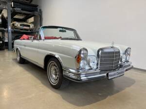 Image 18/52 of Mercedes-Benz 280 SE (1969)