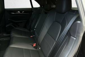 Image 6/13 de Porsche Macan Turbo (2024)