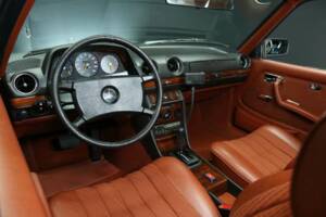 Image 14/50 of Mercedes-Benz 280 CE (1980)
