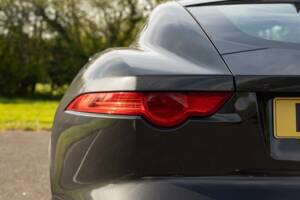 Image 34/45 of Jaguar F-Type (2016)