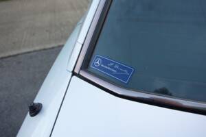 Bild 27/29 von Mercedes-Benz 190 E 2.0 (1992)